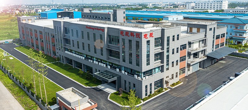 1644470961.jpg 現(xiàn)代化工廠.jpg